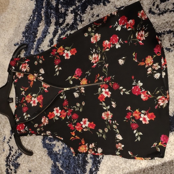 Floral Tanktop - Picture 1 of 9
